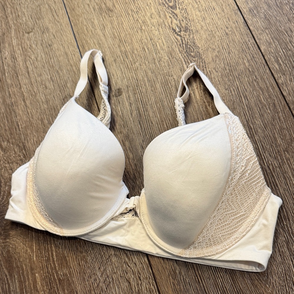 PINK Victoria's Secret Cream Lace Bra 36C